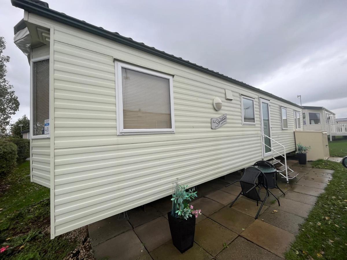 Fulmar 43 ~ Parkdean Holiday Resort Great Yarmouth Exterior photo